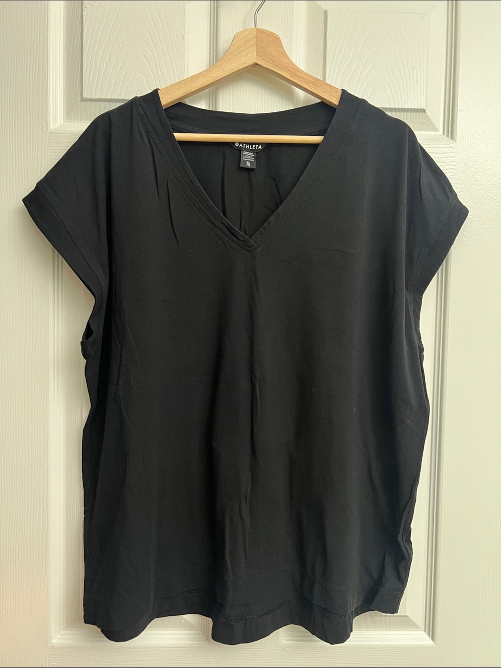 Athleta Avenue Tee in Black